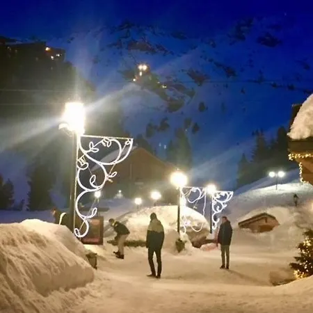 Premium 4 Bed Ski-in & Out Arc 1950 *