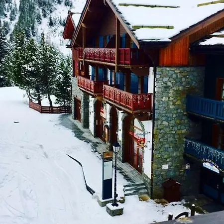 Premium 4 Bed Ski-in & Out Arc 1950 Appartamento