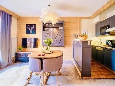 Apartment Premium 4 Bed Ski-in & Out Arc 1950