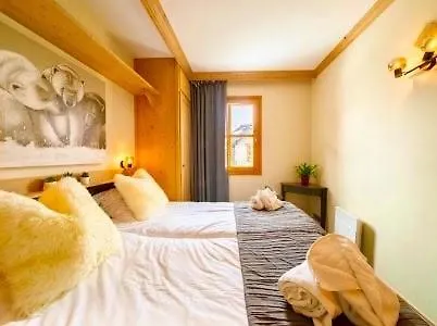 Premium 4 Bed Ski-in & Out Arc 1950 Apartment