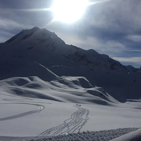 Apartment Premium 4 Bed Ski-in & Out Arc 1950 *